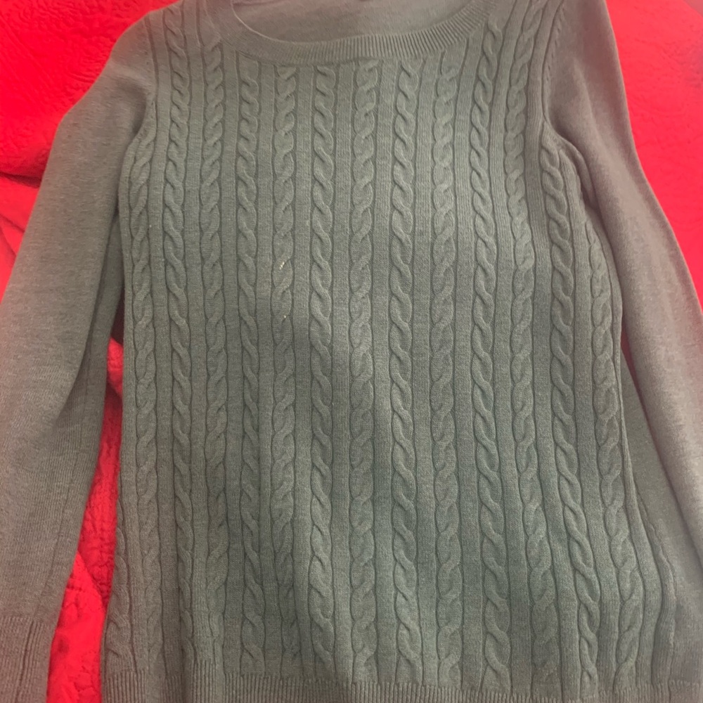 Hunter Green sweater. - Picture 2 of 5